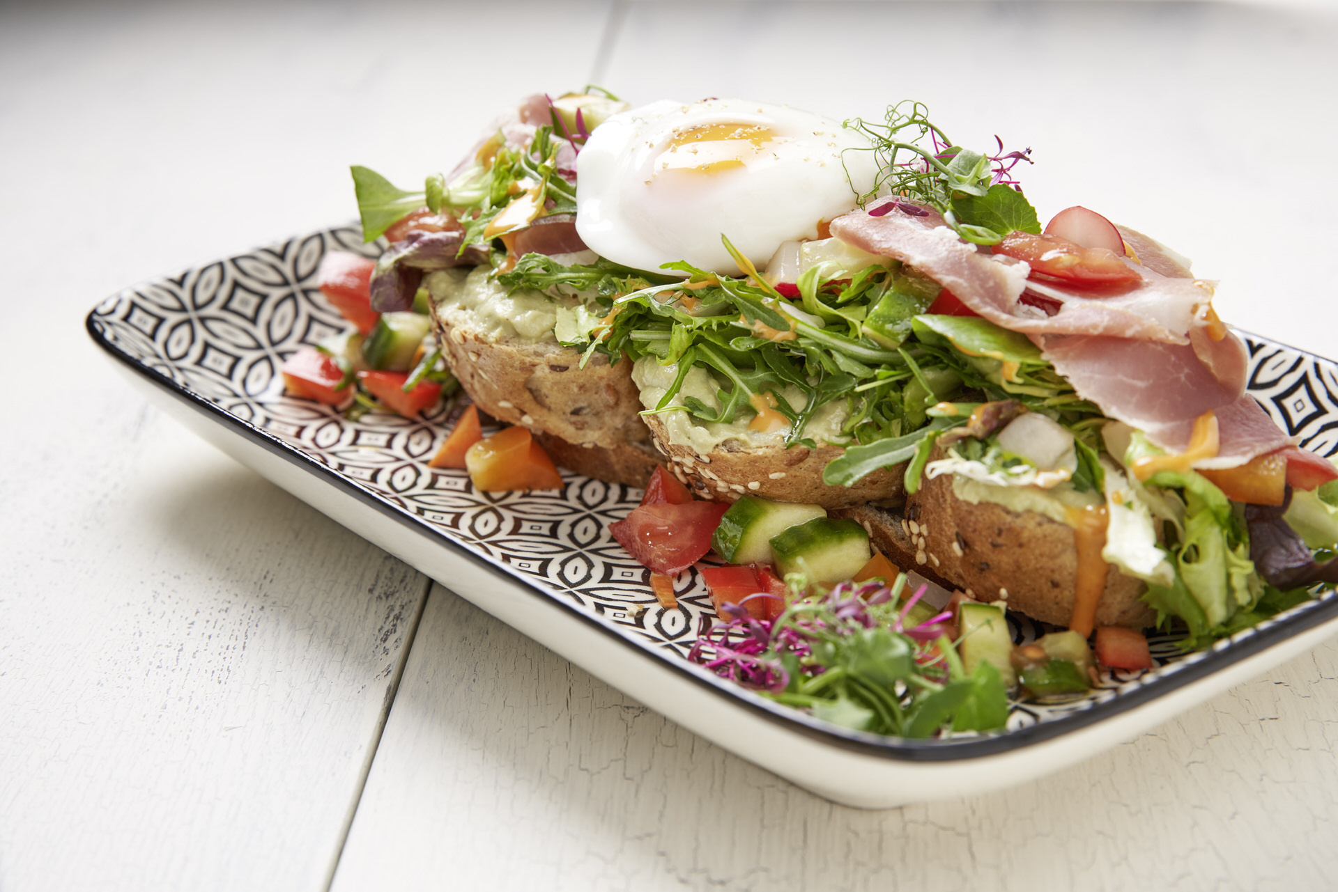 baeckerei_felber_egg_benedict_felber_style_mit_speck_2020_02_10_by_markus_lang_fotografie_0002